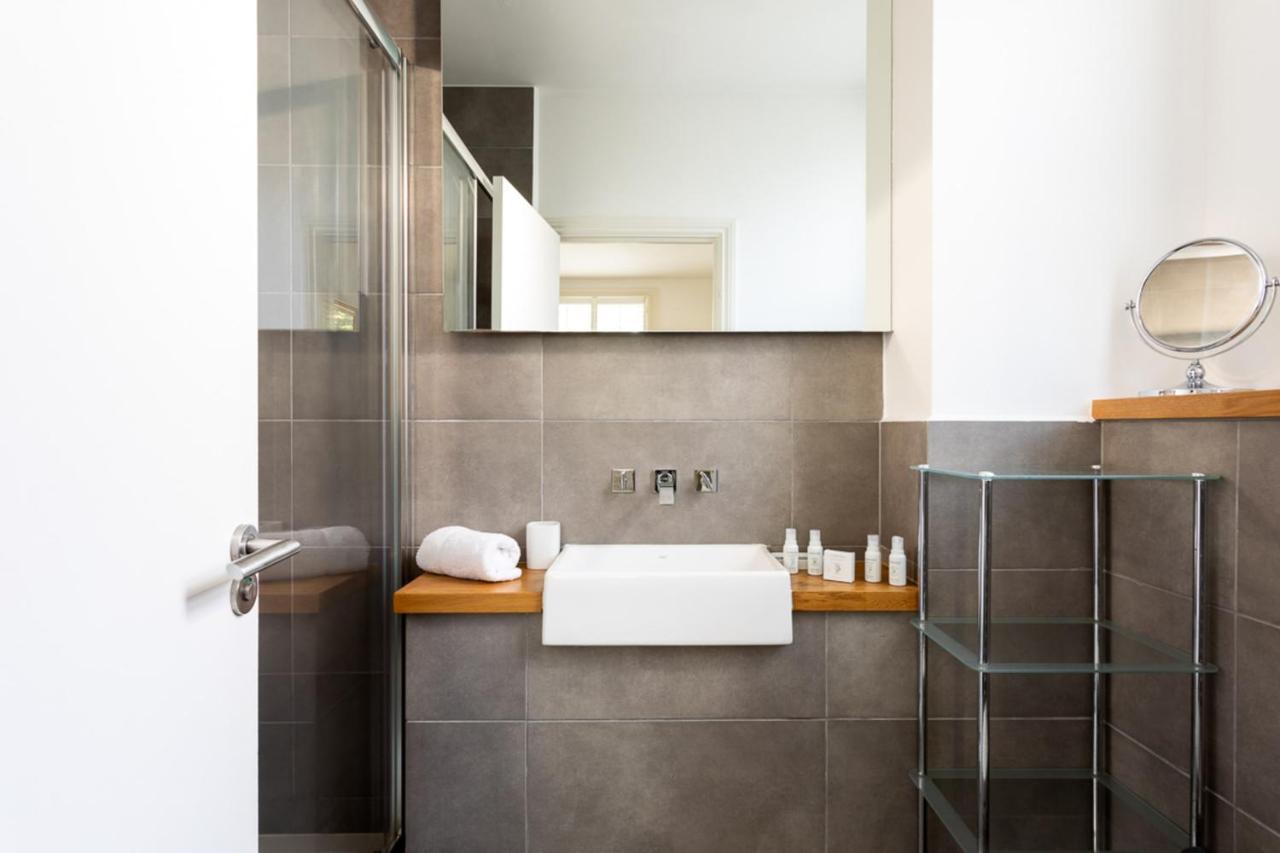 Spacious Near Portobello Road *