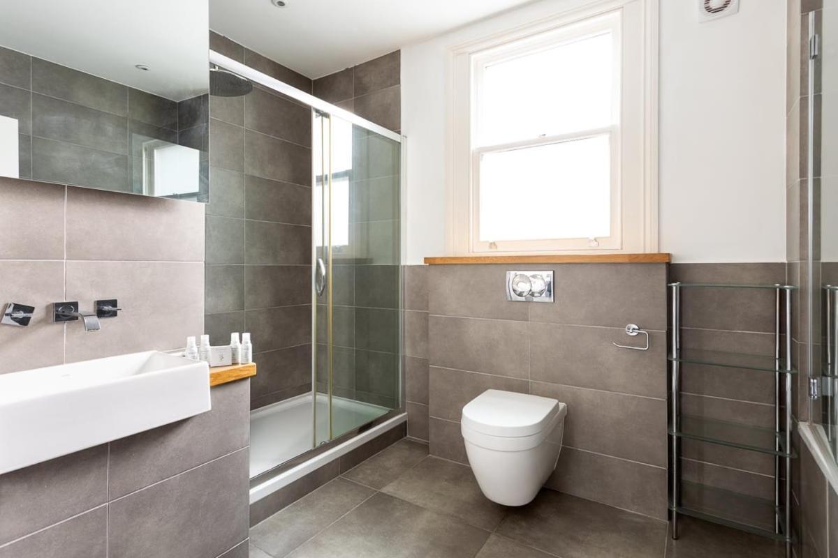 Spacious Near Portobello Road Appartamento *