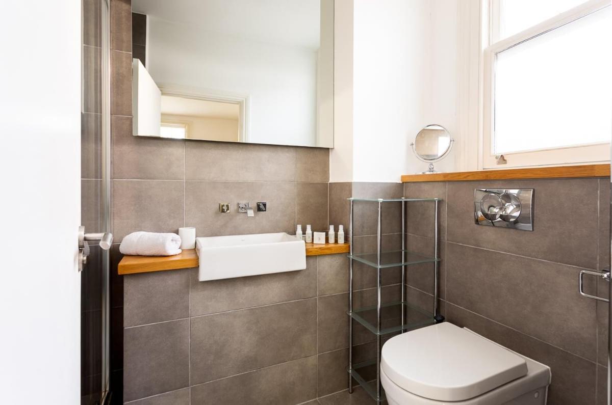 Appartamento Spacious Near Portobello Road