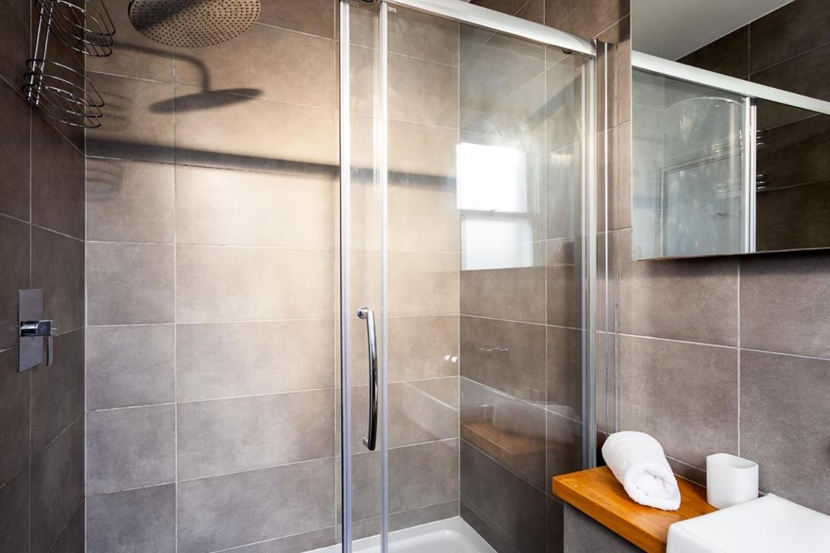 Spacious Near Portobello Road Appartamento *